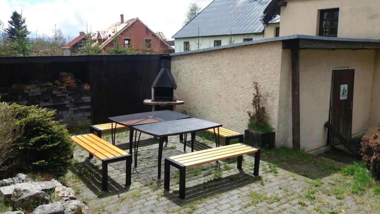 Chalupa Hrazdenka V Krusnych Horach Horni Blatna Luaran gambar